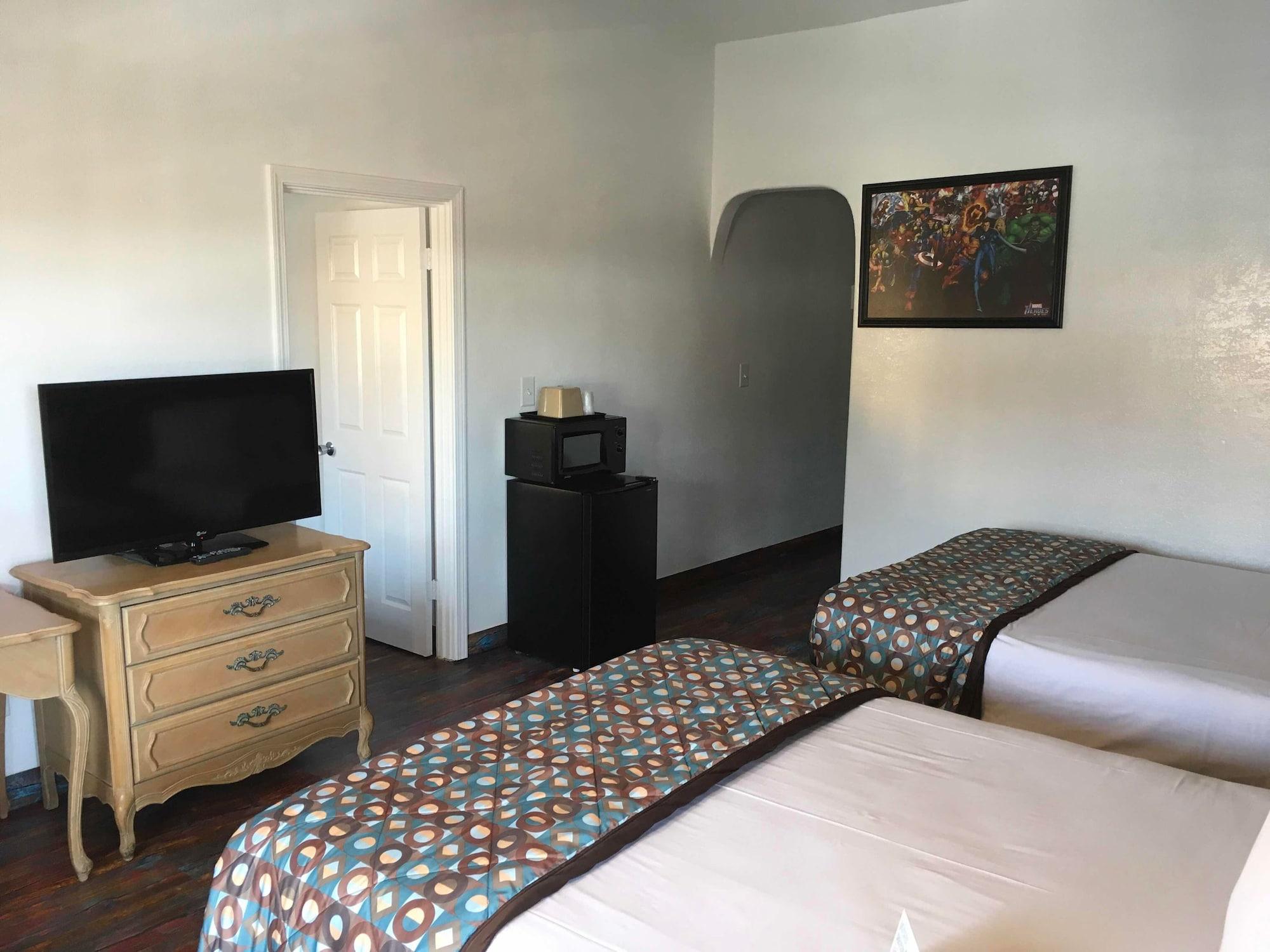 Anaheim Discovery Inn And Suites Exterior photo